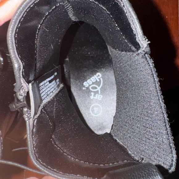 Art Class Black Leather Kids Boots - Picture 3 of 3